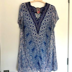 Johnny Was Short Sleeve Blue and White Tunic